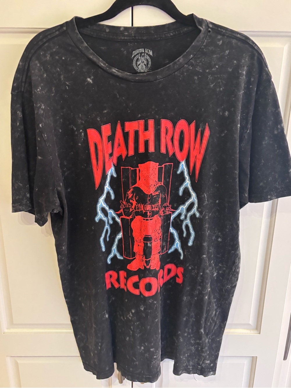 Death row records electric chair graphic tshirt black acid wash medium men’s